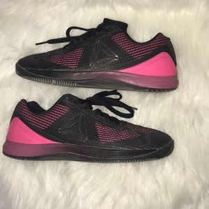 7.5 Reebok nano pink